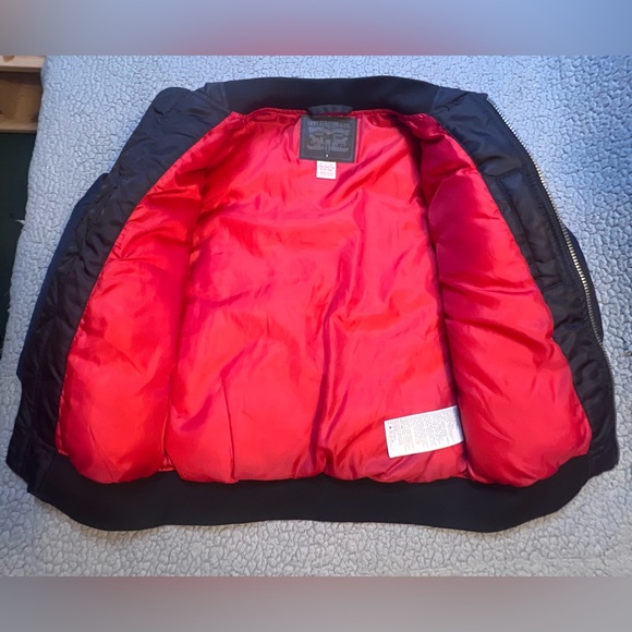 Levi’s Big Boys Bomber Jacket Black And Red Graphic Print Logo Size Small 8-10 Y - Picture 3 of 13